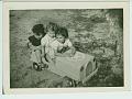 Enfants Fillettes voiture a pedale Jouet Photo ancienne