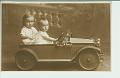 Enfants voiture a pedale Jouet Carte postale ancienne photo