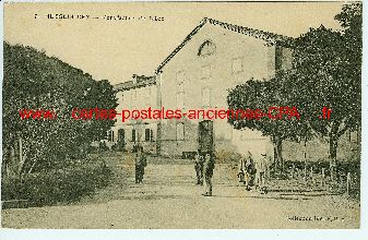 Alger Hussein-Dey Tabac Tabak Id�ale Carte postale ancienne